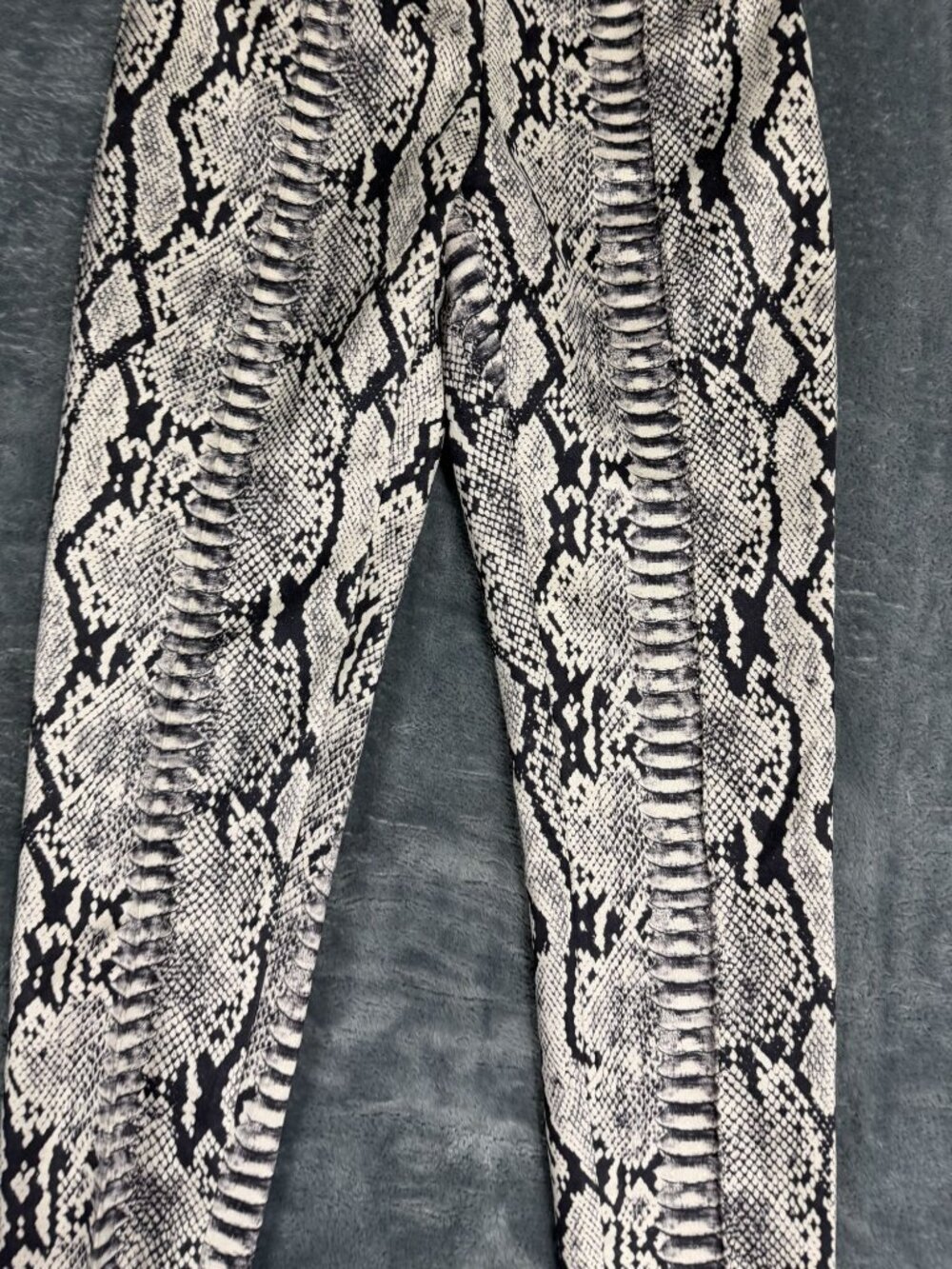 TC Womens Black & Beige Snake Print Leggings Zipper Detail Size S - Picture 4 of 10
